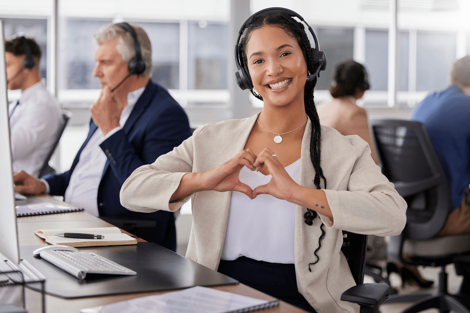 The Ultimate Guide to Hiring a Bilingual Answering Service Spanish English in 2026